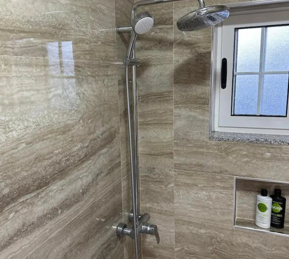 Ab Rooms Krujë 0*,
