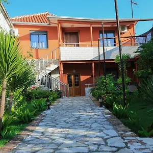  Ferienhaus Kaloshi